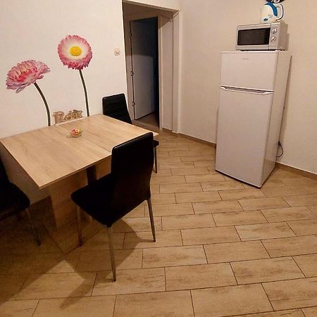 Studio Apartman Dolenac Appartement Zagreb Buitenkant foto